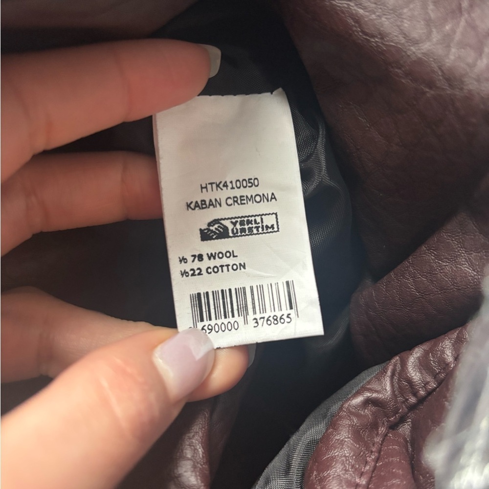 Elegant Burgundy Women's Trench Coat - Picture 9 of 9